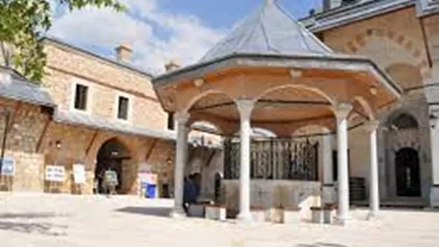 LALA MUSTAFA PAŞA CAMİ