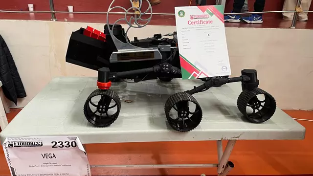 Fibonacci Uluslararası Robot Yarışmasında 1.-3