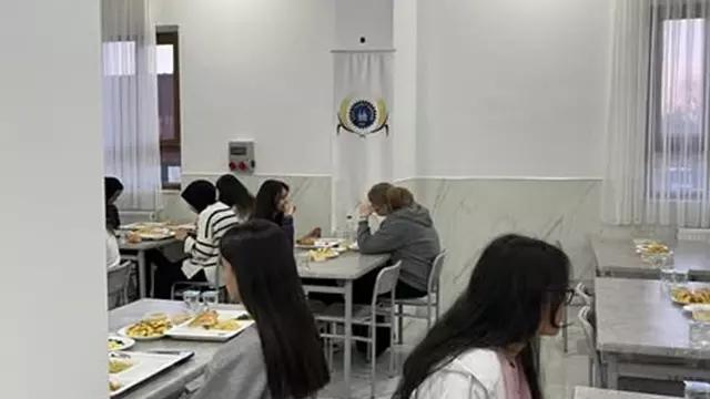 ILGIN TİCARET BORSASI FEN LİSESİ ÖĞRENCİLERİNE İFTAR PROGRAMI 02